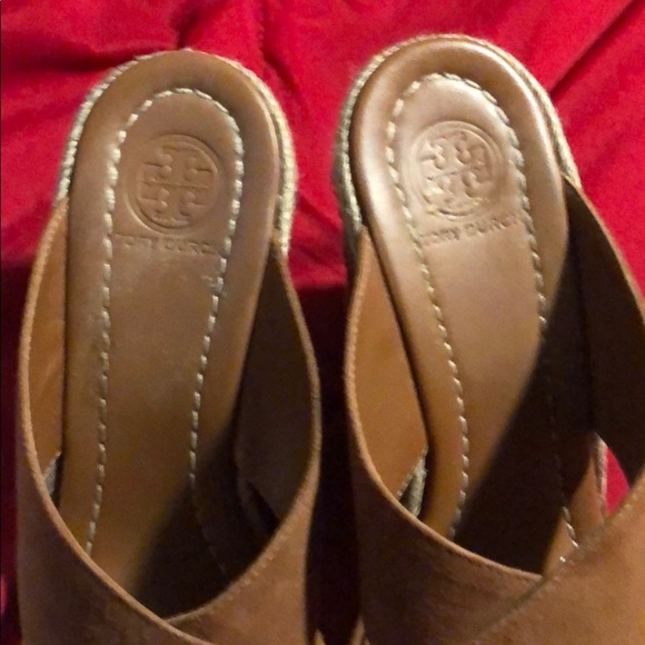 Rare Tony Burch tan wedges - Picture 6 of 6
